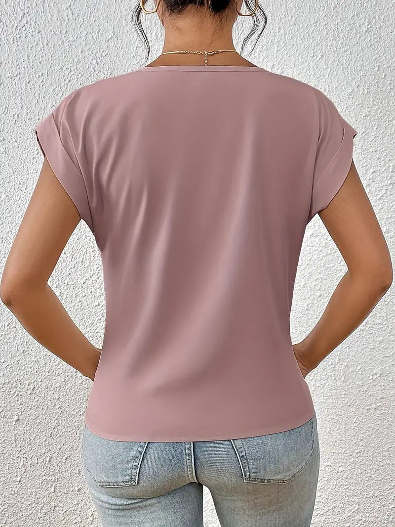 Saphira | T-shirt fluide à décolleté en V raffiné